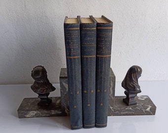 Art Deco religious art, Jesus and Mary in spelter, pair of bookends on granite, and signed MR circa 1920/30s.