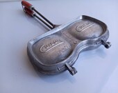 French vintage Croque Monsieur sandwich toaster Cuisor in cast alloy, cake iron circa 1960 70s.