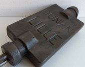 French antique vintage croque monsieur maker iron in cast iron, made by Dunan of Lille, circa 1900.
