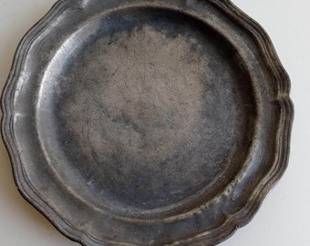 フランスアンティーク　Pewter Plate Large Antique French Deep Fluted Pewter Plate With Owners