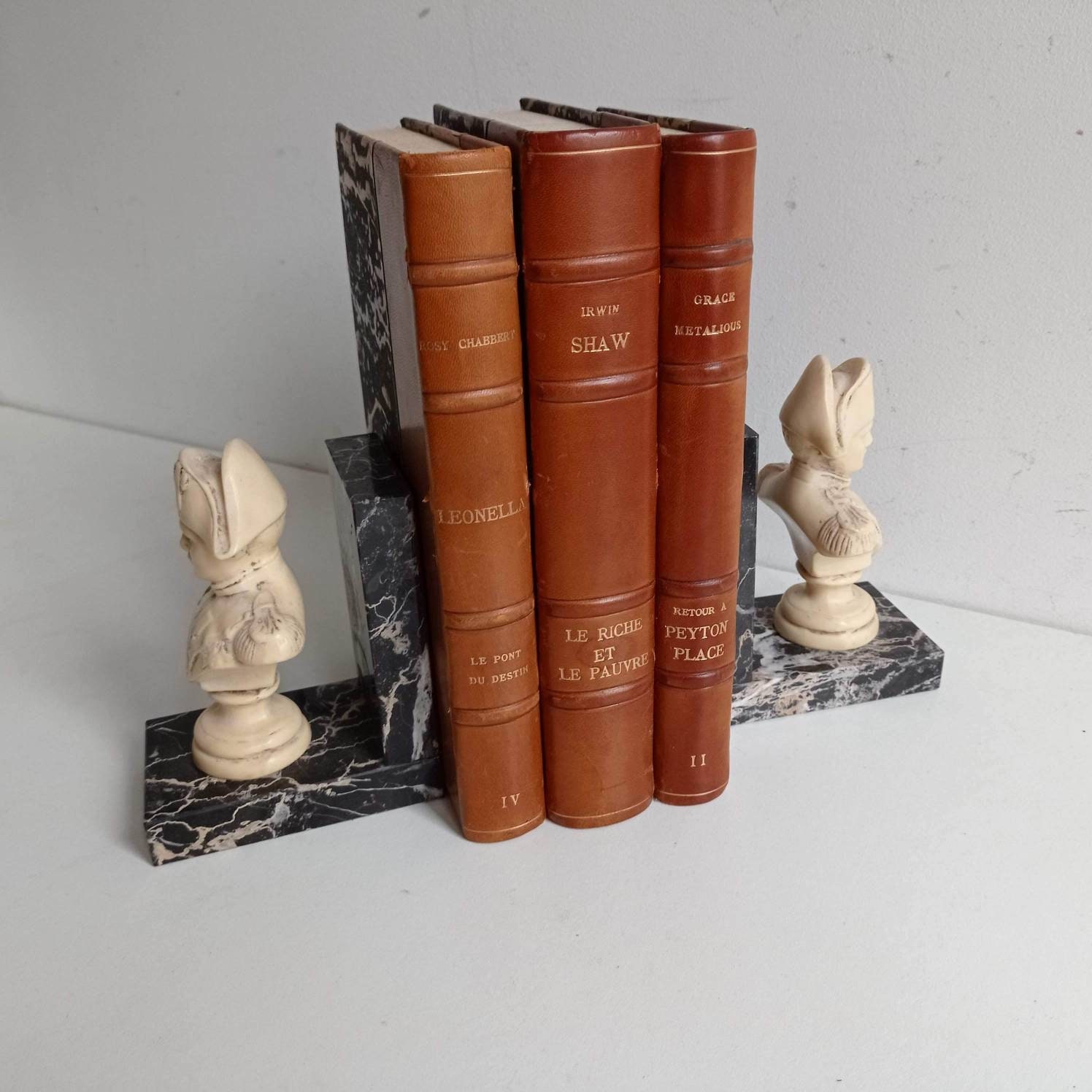 Art Déco Français L'empereur Napoléon Bonaparte Paire de Serre-Livres sur Granit, Vers 1920/30.