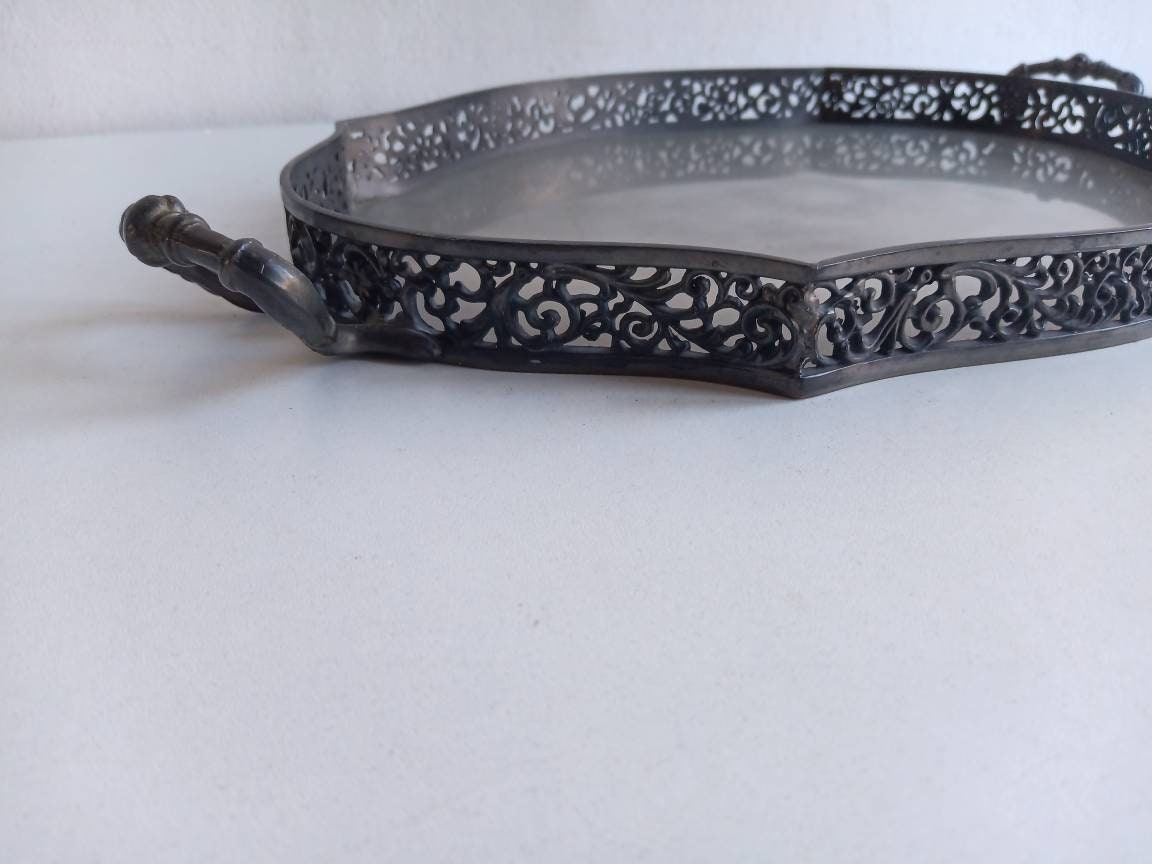 Français Plateau en Étain Galléré de Style Art Nouveau avec Poignées.