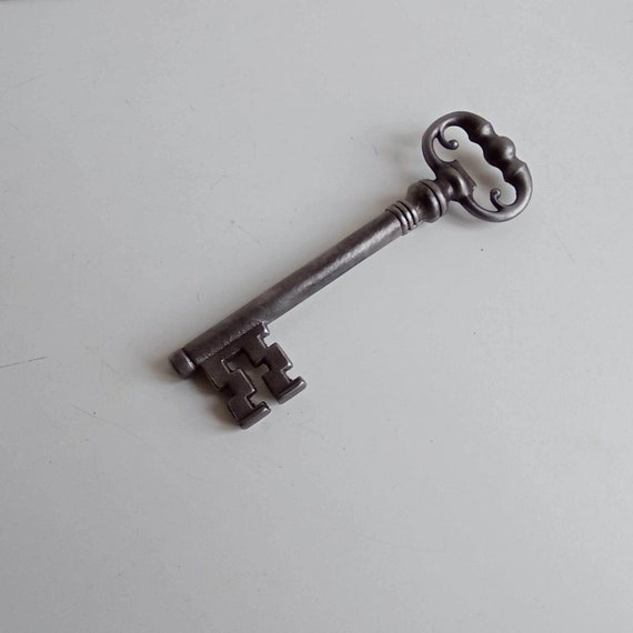 Vintage Key Corkscrew Large – The French Antique Store