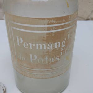 Pharmacy bottle / apothecary jar, French antique chemist&#39;s glass display container.