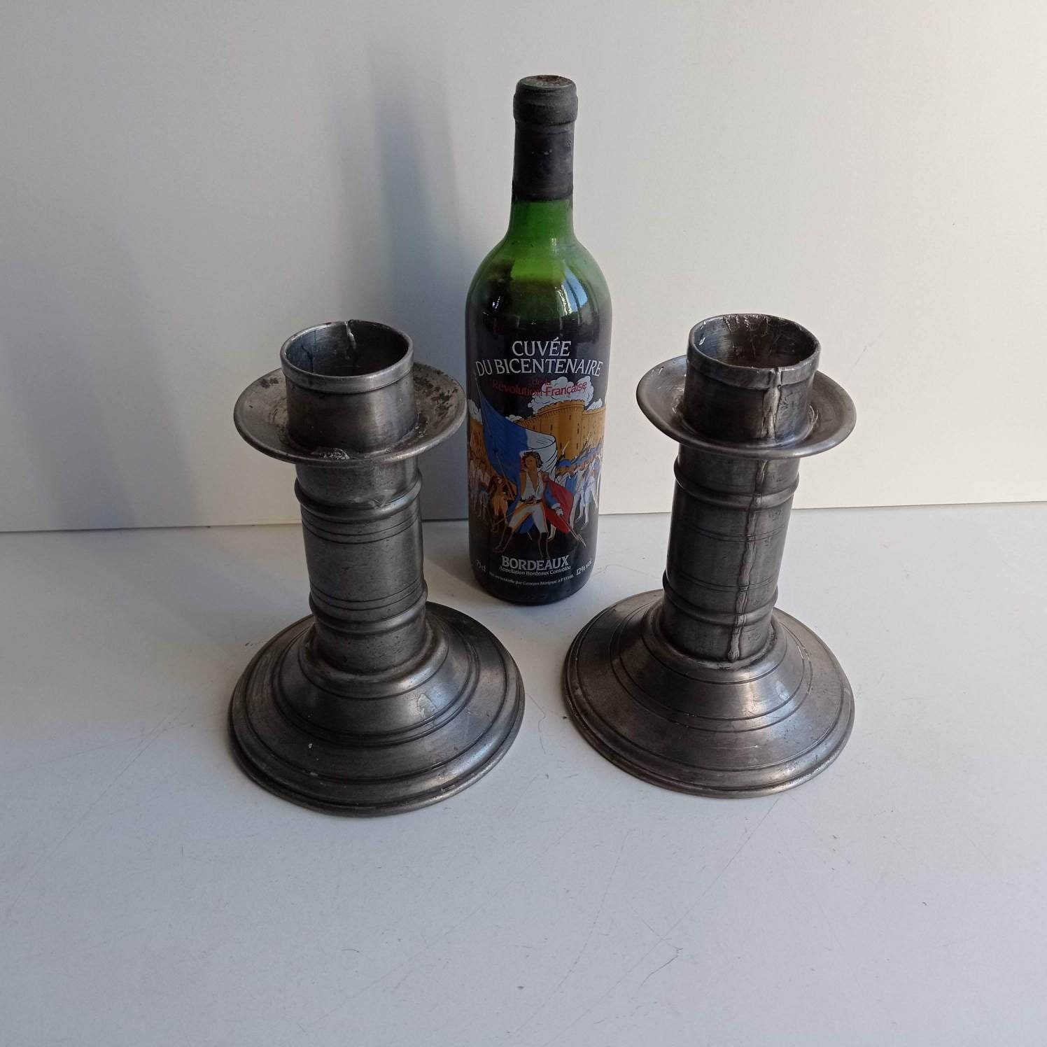 Paire de Français Bougeoirs en Étain Vintage Pour Grandes Bougies.
