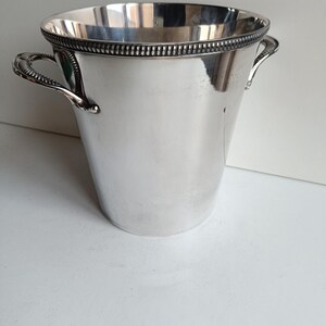 French,high end Champagne bucket / Cooler in silver plate, with two fixed handles and stamps, with Art Deco / Modernist style circa 1920/30