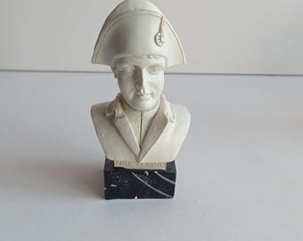 Small French vintage bust / statue in resin of Napoleon in military uniform pose.