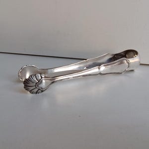 French Art Nouveau Rococo style oyster tongs for serving sugar cubes small cubes of ice, or olives, with Ravinet-d&#39;enfert stamp