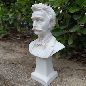 Vintage Johann Strauss (8.8&quot;/ 22.5 cm)bust/statue/figurine made from composite stone/marble.
