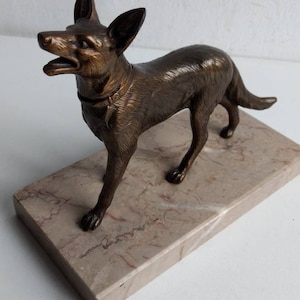 Art Deco bronze style alsatian dog figurine in spelter on marble base, circa 1920s.