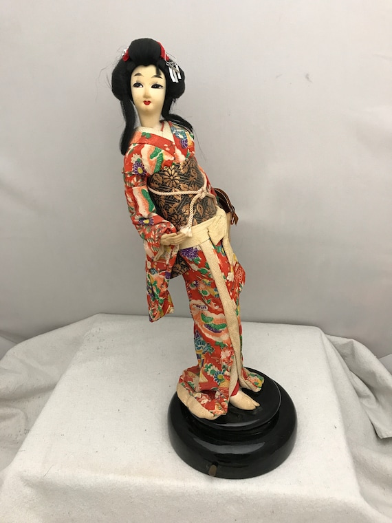Poupée vintage, japonaise, poupée Geisha, poupée Kimono Nishi ND Poupée  orientale des années 1960, poupée kimono en soie et crêpe, poupée  asiatique, poupée orientale -  France