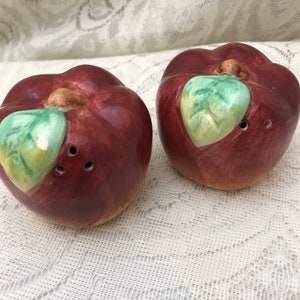 Ceramic Apple Salt and Pepper Shakers, Apple Shaped S&P, Fruit Kitchen Decoration
