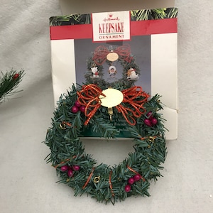 Hallmark Vintage, Little Frosty Friends Memory Wreath, 1990 Miniature,Christmas