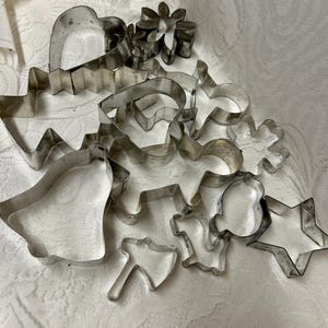 Lot of 13 Vintage Tin Cookie Cutters, Christmas Easter Everyday Ginger Bread Boys