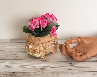 Artificial Pink Geranium Camper Van Planter – Low Maintenance Indoor Outdoor Decoration.