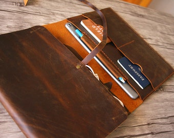 MacBook Tasche aus Leder mit Prägung: Personalisierte Laptop Tasche