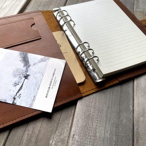 Cuaderno de cuero rellenable personalizado, tamaño A5, B5, A4, carpeta organizadora grande pequeña con rayas en blanco marrón para hombres y mujeres