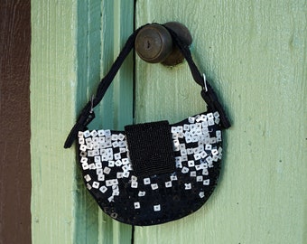 1990s 2000s Black Silver Sequin Beaded Petite Purse // 90s Y2K
