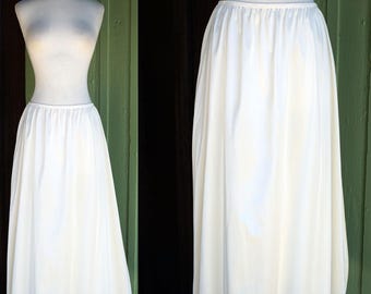 1990s Vanity Fair Long Skirt Slip // 90s High Waist Long Half Slip with Lace Trim