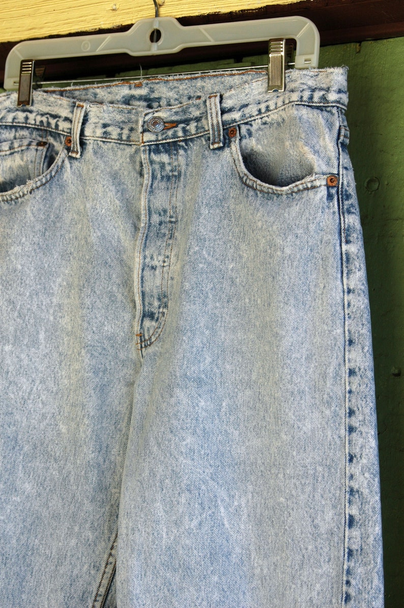 1980s Acid Wash Distressed Levis 501 Jeans // 80s 501 Levi Strauss Button Fly Light Wash image 4