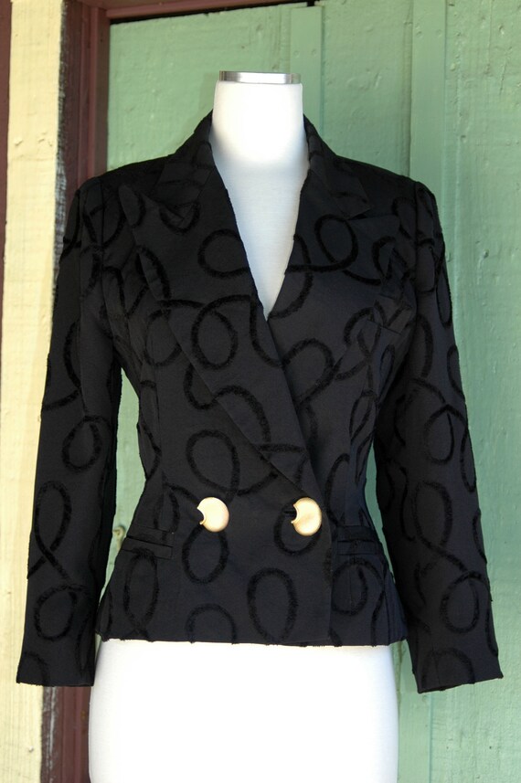 1990s Black Hourglass Cropped Blazer with Gold Bu… - image 5