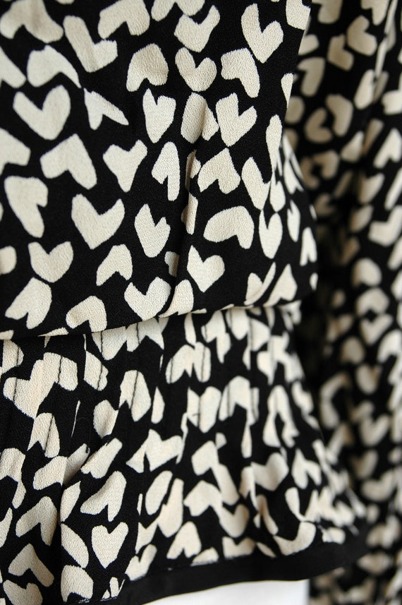 1980s 1990s Black and White Heart Print Long Slee… - image 7