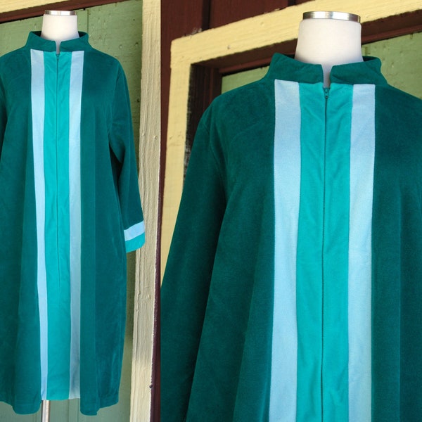1970s Green Vanity Fair Striped Bathrobe // 70s Striped Mint Green Long Sleeve Midi Loungewear Housedress