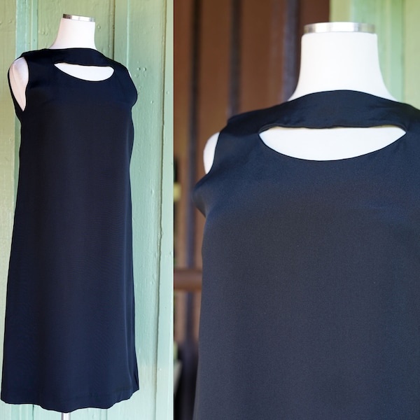 1960s Black Mod Shift Dress with Cutout Chest Detail // 60s Wide Neck Sleeveless Chic Simple Knee Length Dress