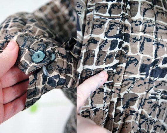 1980s 1990s Reptile Skin Print Silk Quilted Jacke… - image 10