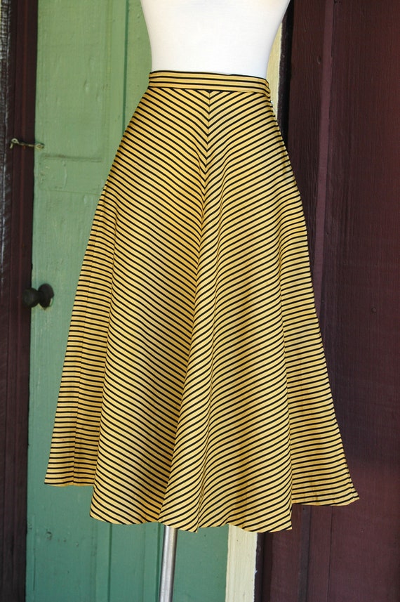 1930s 1940s Yellow and Black Chevron Striped Skir… - image 3