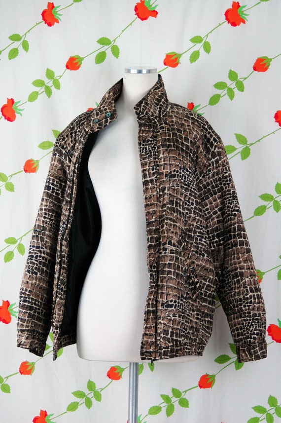 1980s 1990s Reptile Skin Print Silk Quilted Jacke… - image 3