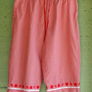 1990s Red and White Checked Cropped Pants by Karen Scott // 90s Summer Picnic Casual Pants with Red Floral Detail image 3