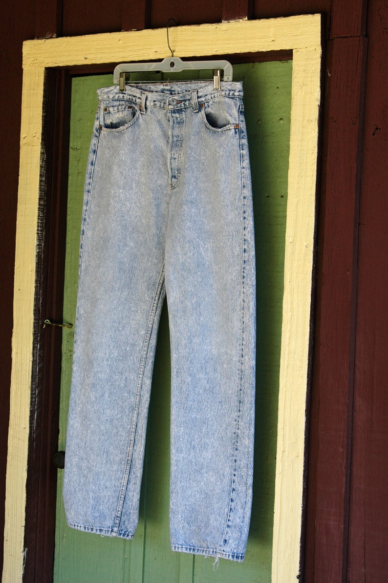 1980s Acid Wash Distressed Levis 501 Jeans // 80s 501 Levi Strauss Button Fly Light Wash image 3