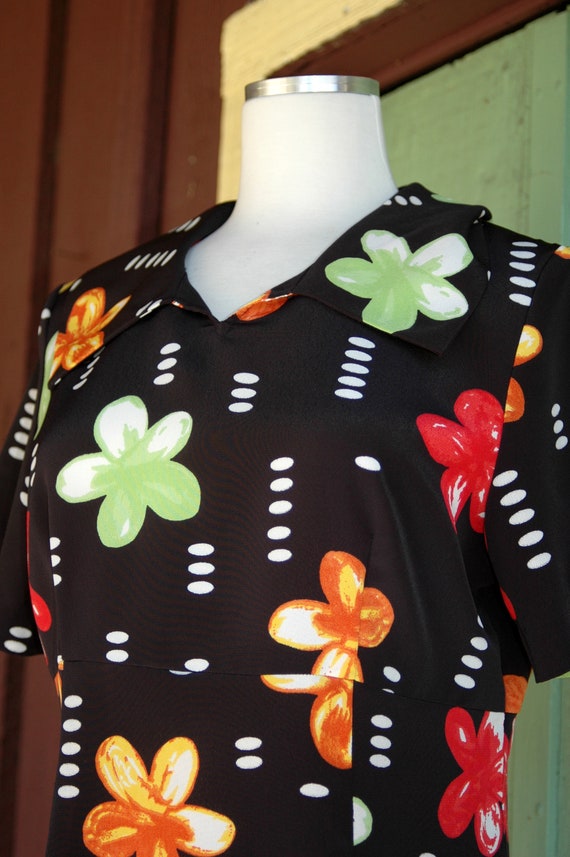 1990s Black Green Red Yellow Floral Dot Print Mic… - image 4