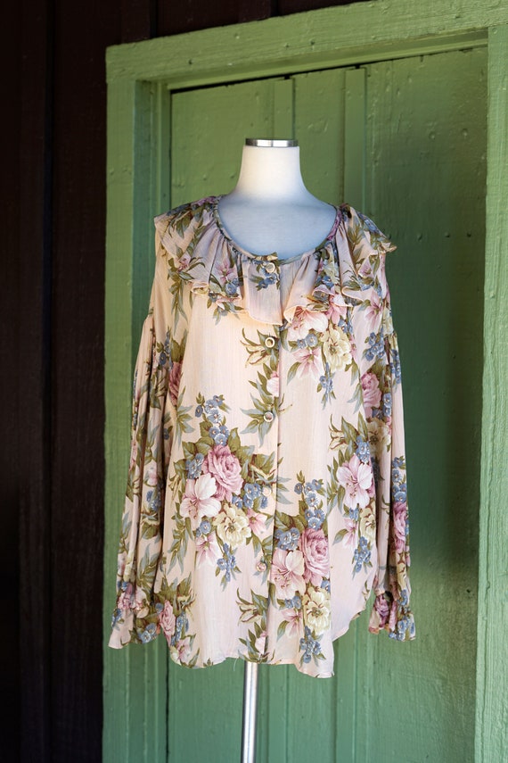 1990s Beige Dusty Romantic Floral Long Sleeve But… - image 2