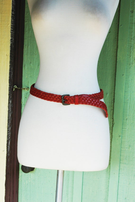 HOLIDAY 1980s 1990s Red Leather Braided Woven Belt