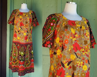 1960s Tan Yellow Red Brown Autumnal Floral Paisley Barkcloth House Dress // 60s Leafy Floral Funky MuuMuu Nightgown Leisure Midi Dress