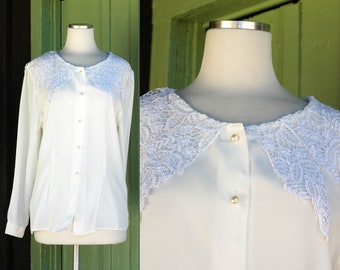 1980s 1990s White Long Sleeve Blouse with Floral Leafy Lace Collar // 80s 90s Long Sleeve Lace Collar Dressy Button Up Shirt