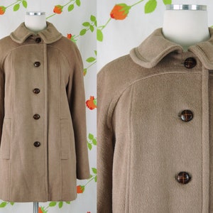 1970s Tan Coat with Brown Buttons // 70s Hip Length Winter Jacket