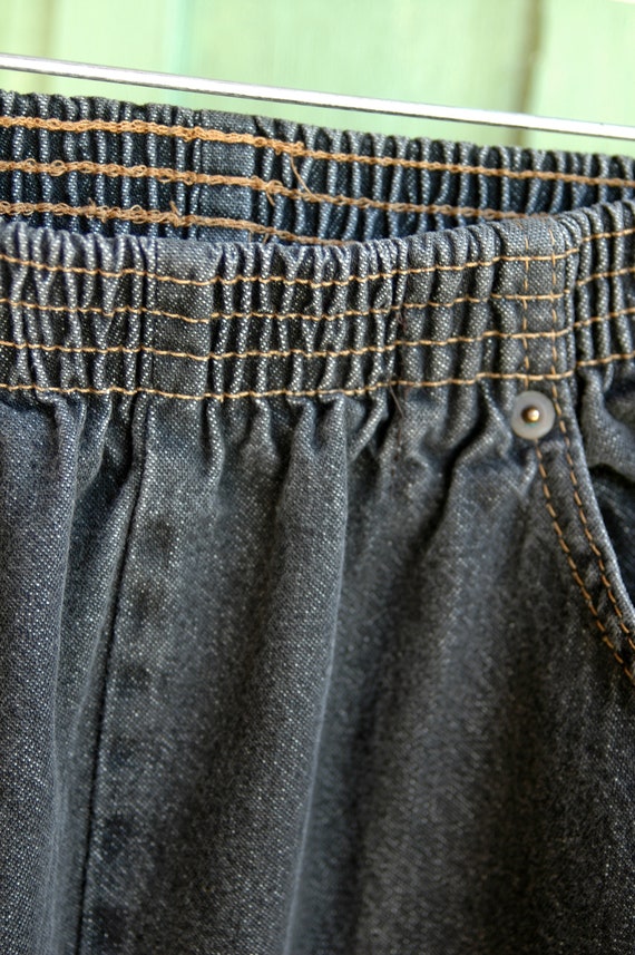 1980s Black Denim High Waist Relaxed Jeans // 80s Bobbie Brooks Elastic Waist Black Jeans View 4