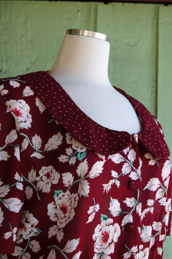 1990s Dark Red Floral Jumper with Polka Dot Colla… - image 6