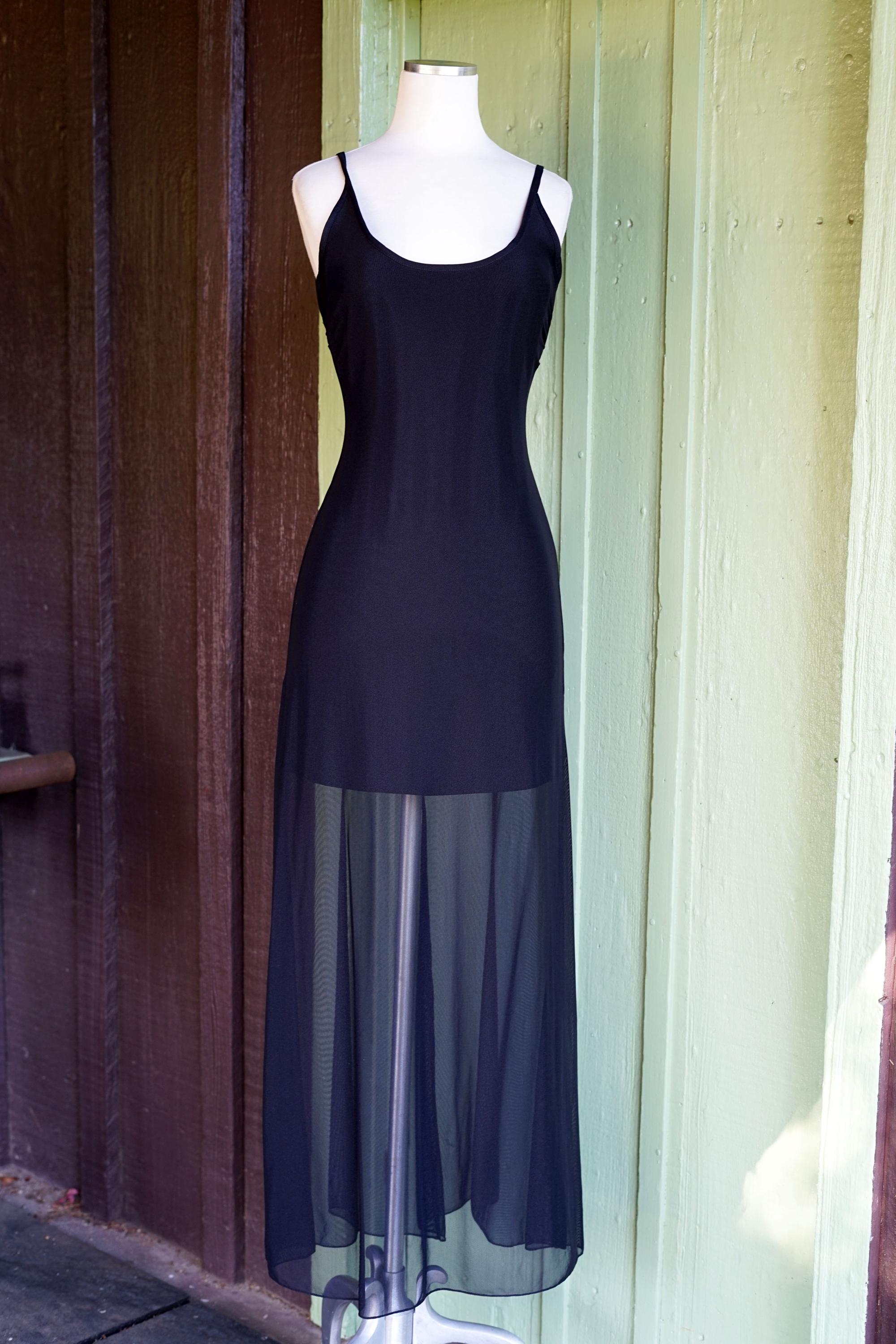 a line linen dress with pockets Marie A- Short - Off White How To Wear Backless Web Collection: Wedding Guest Color:Vintage Rose This minimalist linen midi