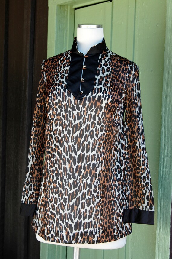 1960s 1970s Tan Brown Black Leopard Print Mandari… - image 4