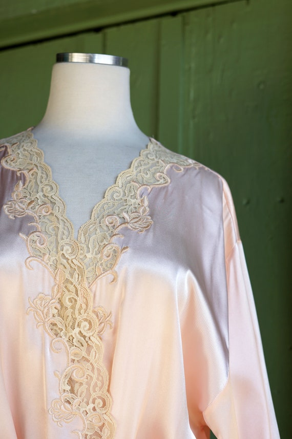 1990s Peach Satin Lace Trim Robe by Jones New Yor… - image 5