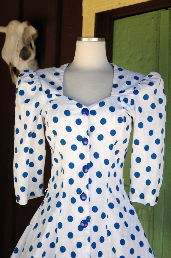 1980s White and Blue Polka Dot Peplum Blouse // 8… - image 5