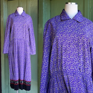 1980s 1990s Purple Swirl Print Long Sleeve Shirt Dress with Pleated Skirt // 80s 90s Leslie Fay Tea Length Dress with Black Red Border Print