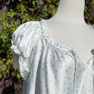 1990s 2000s White and Green Polka Dot Babydoll Mini Dress by Oscar de la Renta Pink Label 90s Y2K Flowy Sweet Ethereal Fairy Short Nightgown bild 3