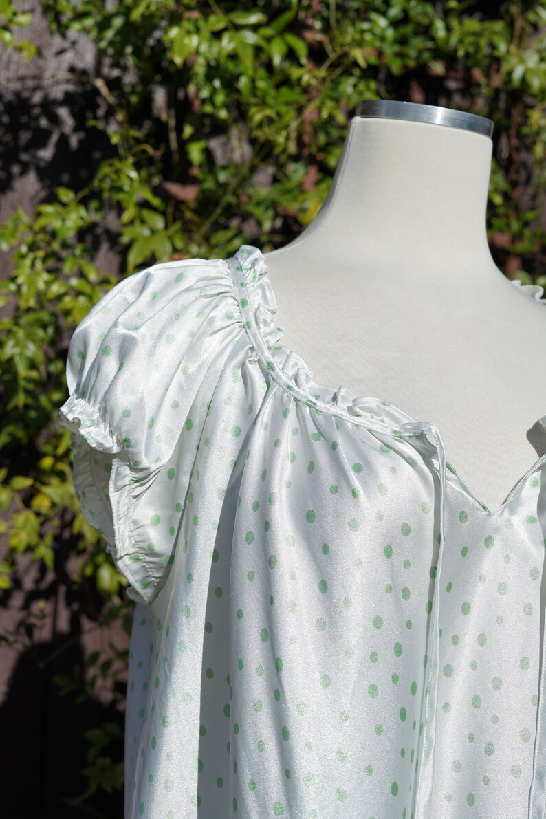 1990s 2000s White and Green Polka Dot Babydoll Mini Dress by Oscar de la Renta Pink Label 90s Y2K Flowy Sweet Ethereal Fairy Short Nightgown bild 3