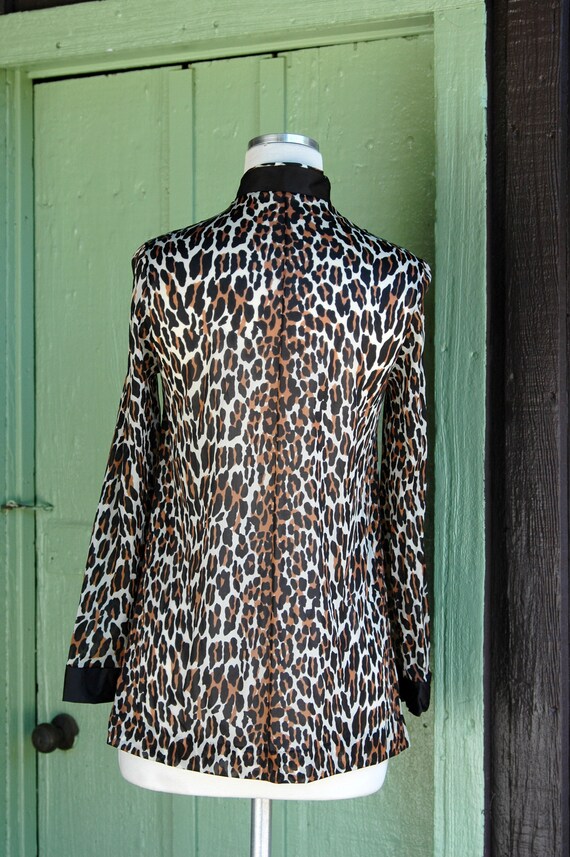 1960s 1970s Tan Brown Black Leopard Print Mandari… - image 7