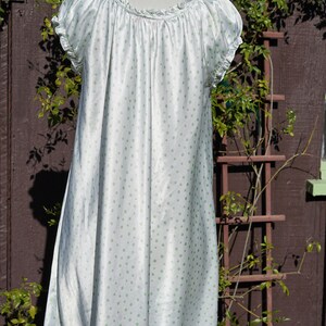 1990s 2000s White and Green Polka Dot Babydoll Mini Dress by Oscar de la Renta Pink Label 90s Y2K Flowy Sweet Ethereal Fairy Short Nightgown bild 5